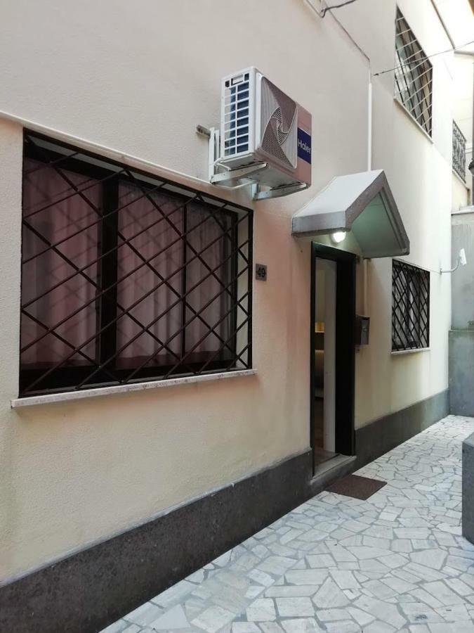 Indipendent Mini Apartment Pescara Centro Екстер'єр фото